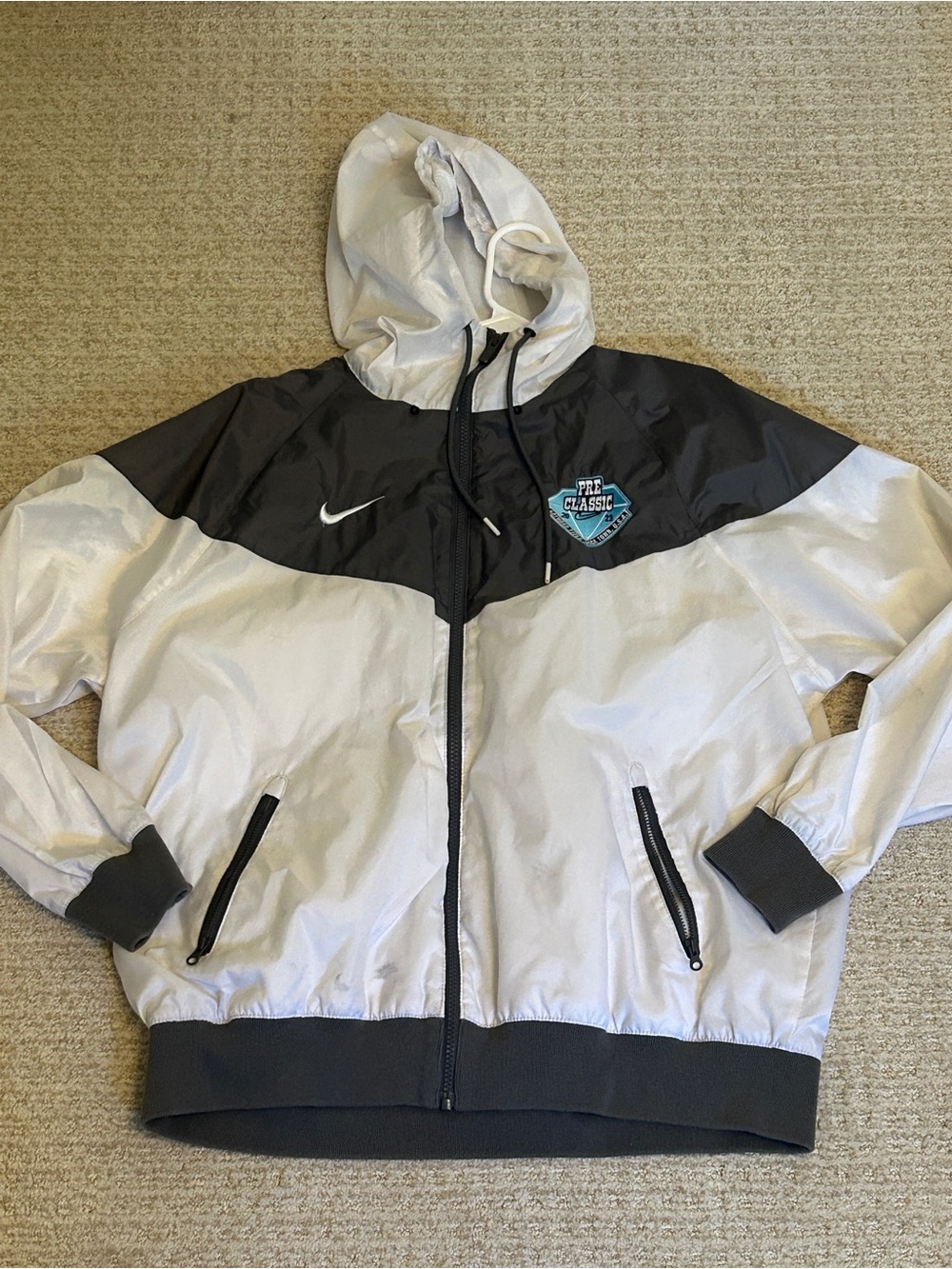 Nike Men’s Pre Classic 2023 Windbreaker Full Zip Large White & Gray